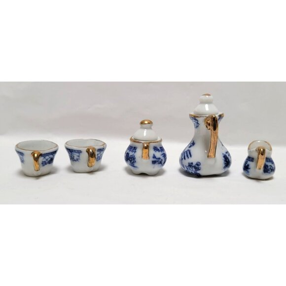 Vintage 7 Piece Miniature Blue Willow Hand Painted Porcelain Tea Set - Picture 3 of 7